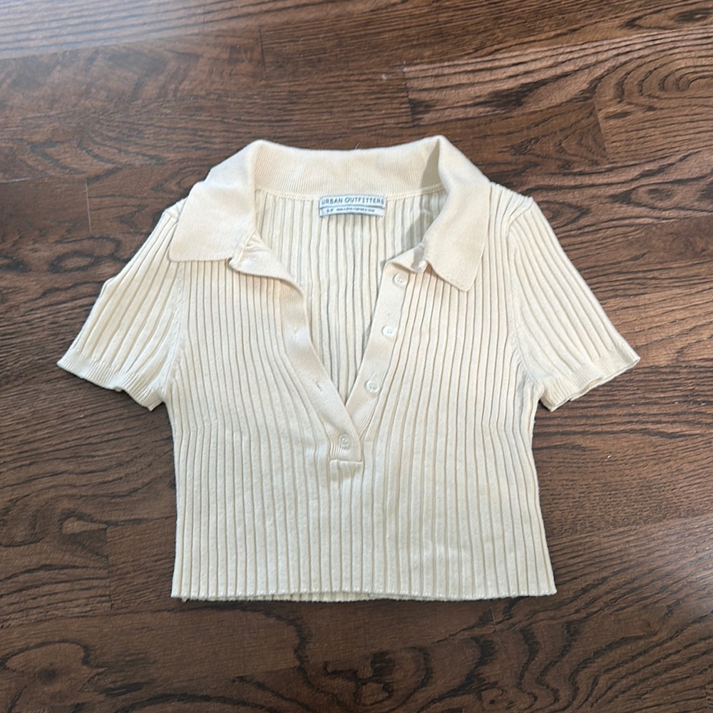 Urban Outfitters cropped tee